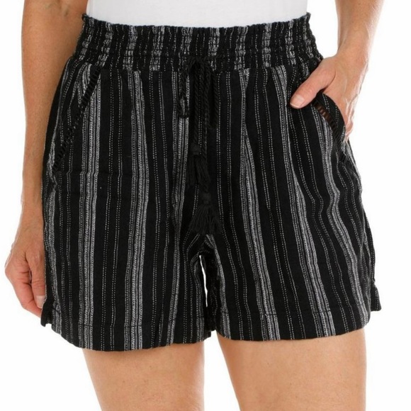 Briggs New York Pants - Briggs Women's Stripe Print Shorts - Black with White Stripes - Size Large